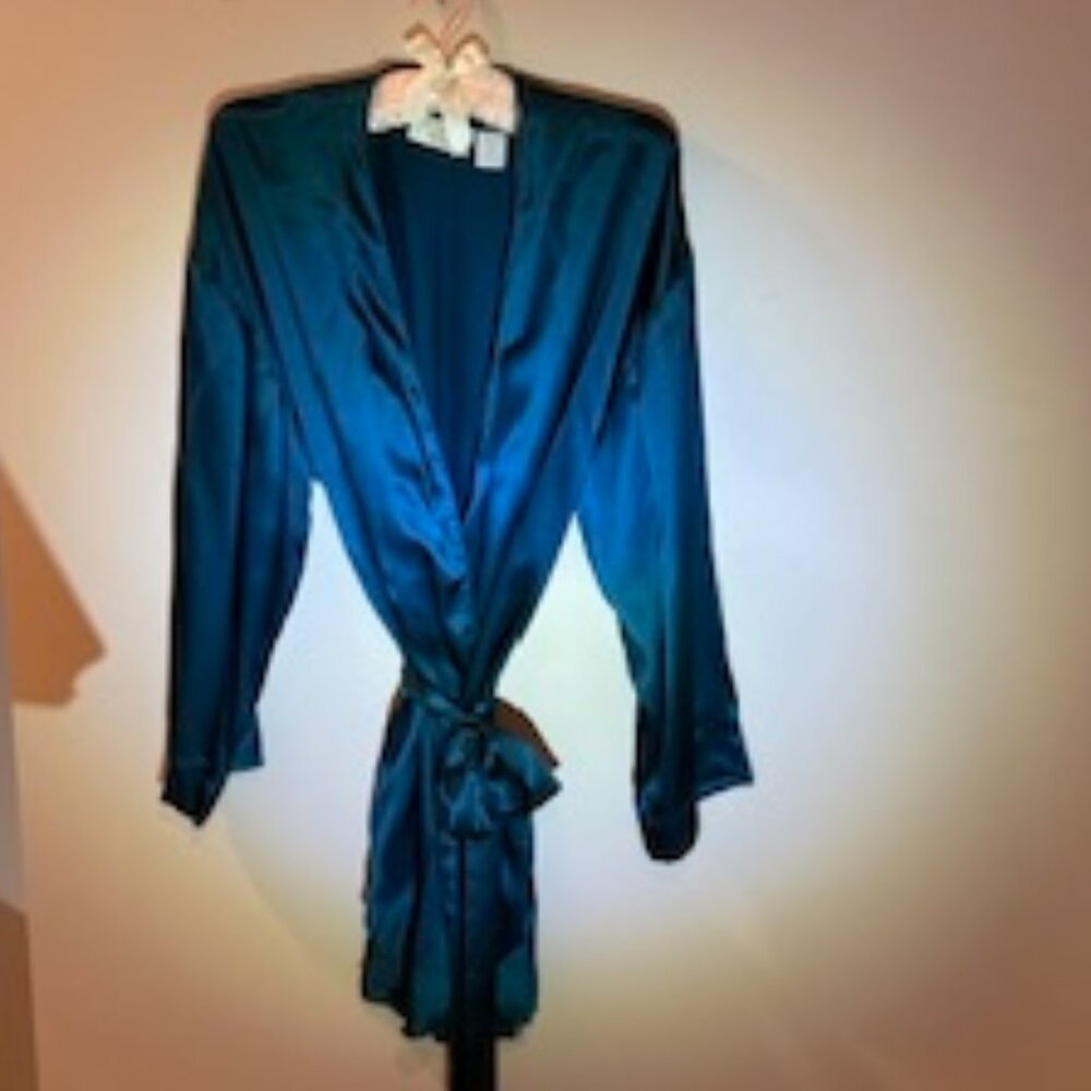 VIctoria's Secret - 100% silk robe - emerald - one size